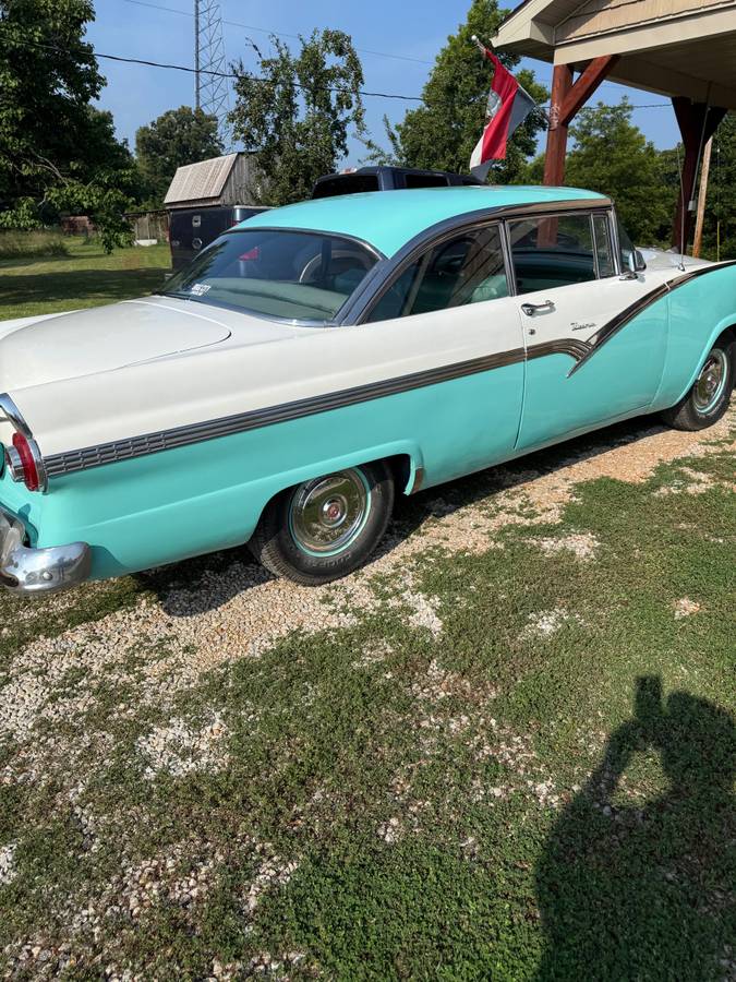 Ford-victoria-1956-blue-1