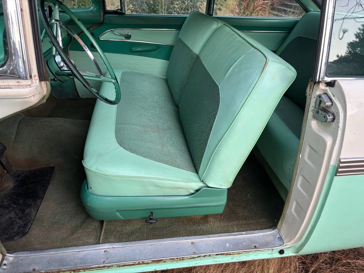 Ford-victoria-1956-custom-10