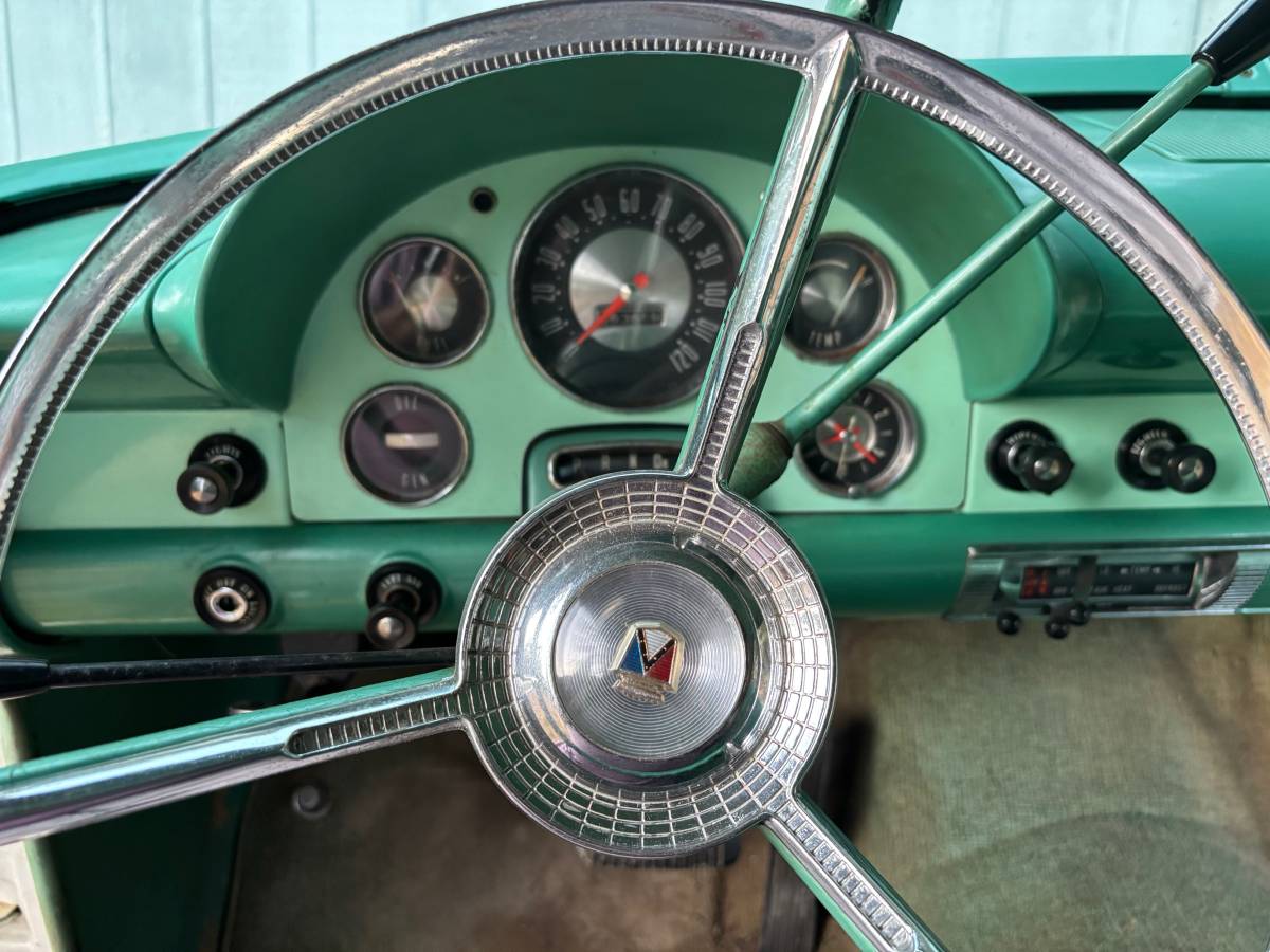 Ford-victoria-1956-custom-11
