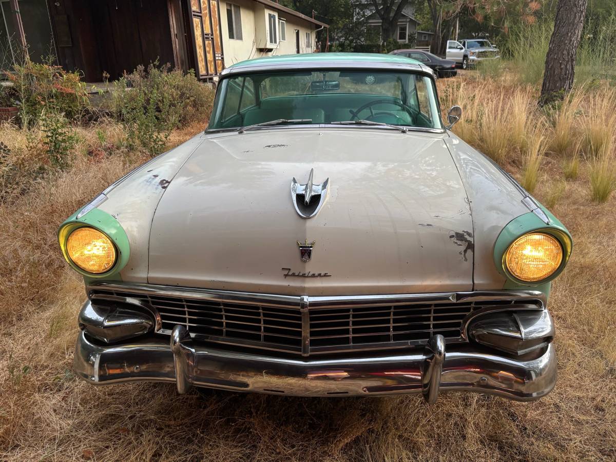 Ford-victoria-1956-custom-4