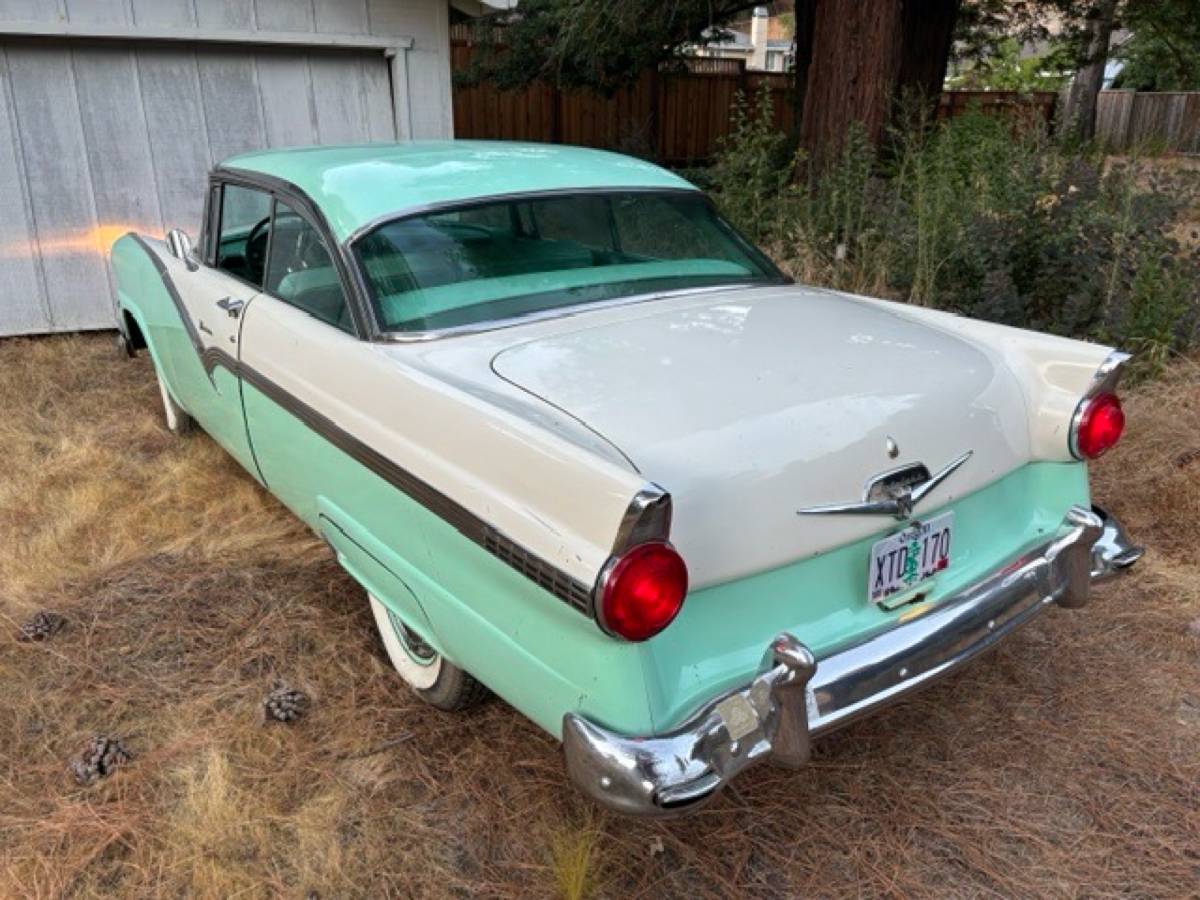 Ford-victoria-1956-custom-5