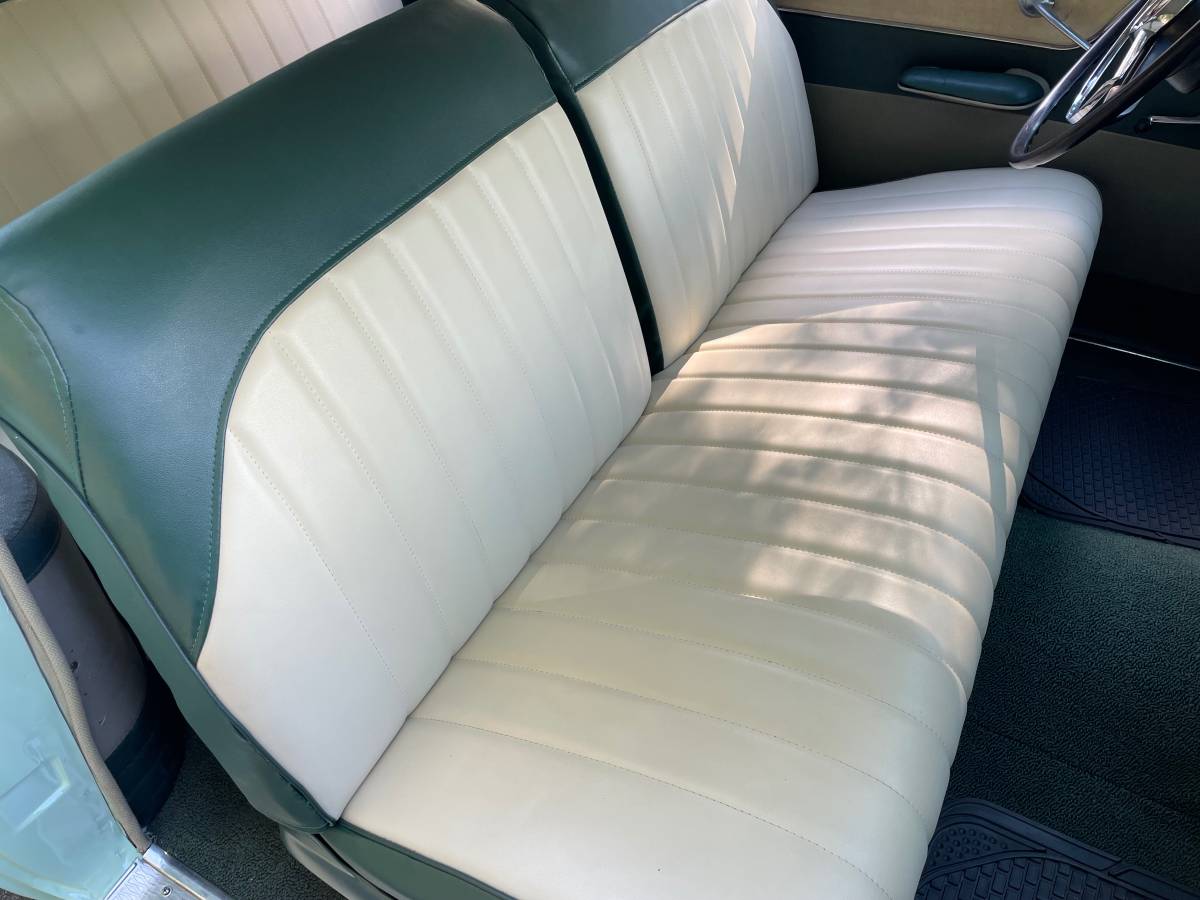 Ford-victoria-crestline-1953-green-18