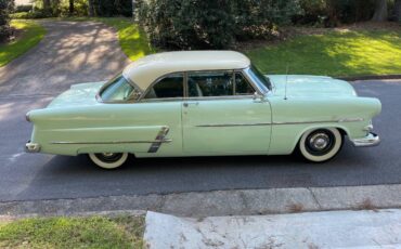 Ford-victoria-crestline-1953-green-8