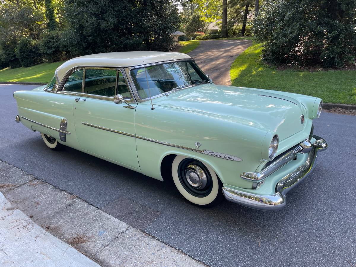 Ford-victoria-crestline-1953-green-9