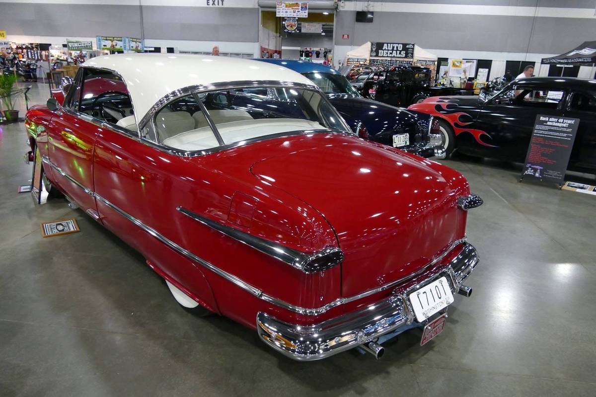 Ford-victoria-custom-shoebox-1951-red-1