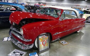 Ford-victoria-custom-shoebox-1951-red