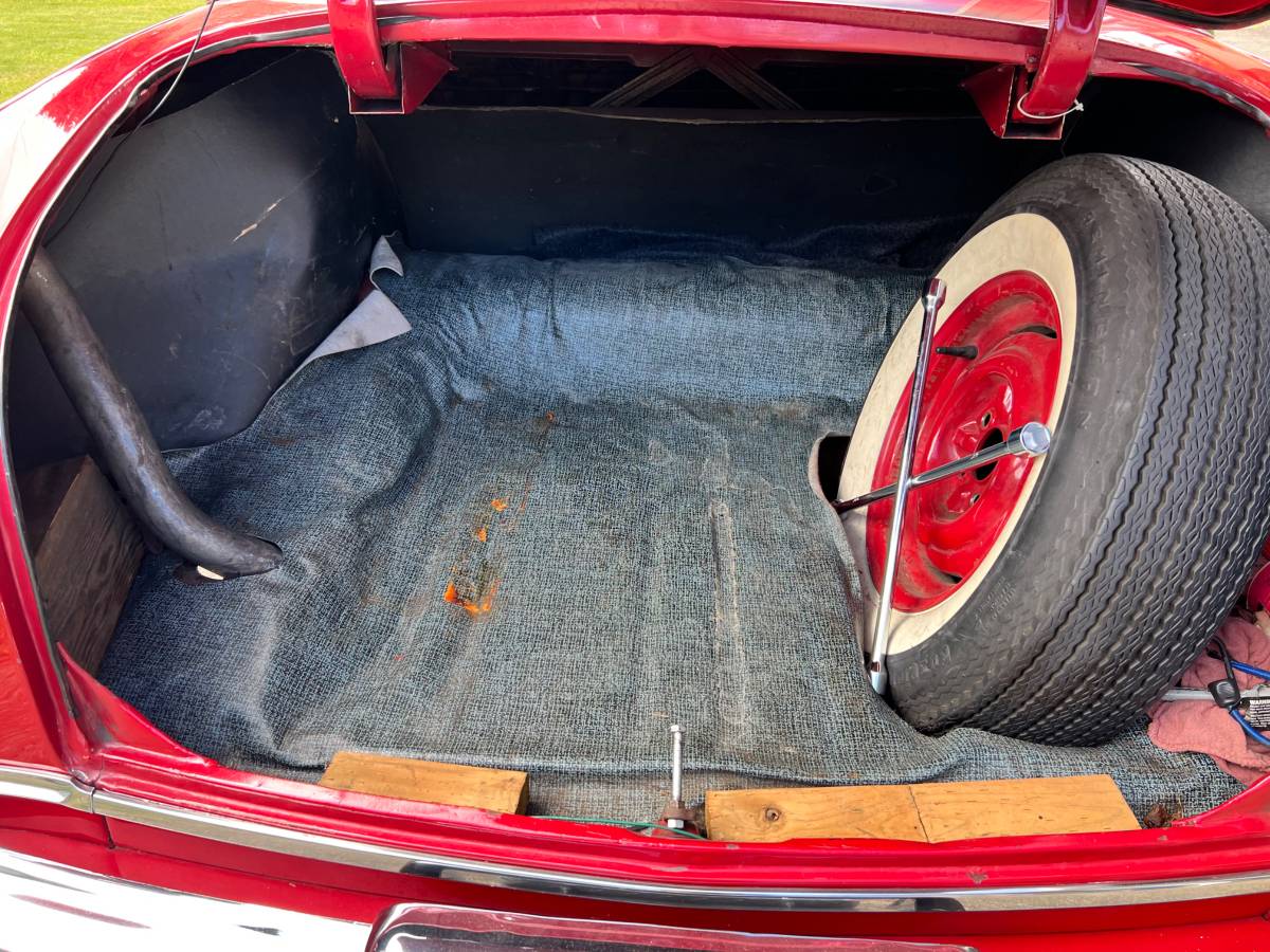 Ford-victoria-custom-shoebox-1951-red-6