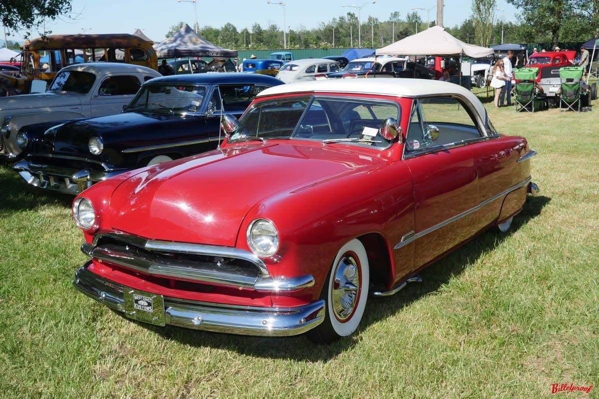 Ford-victoria-custom-shoebox-1951-red-7