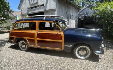 Ford-woodie-custom-wagon-1949-blue