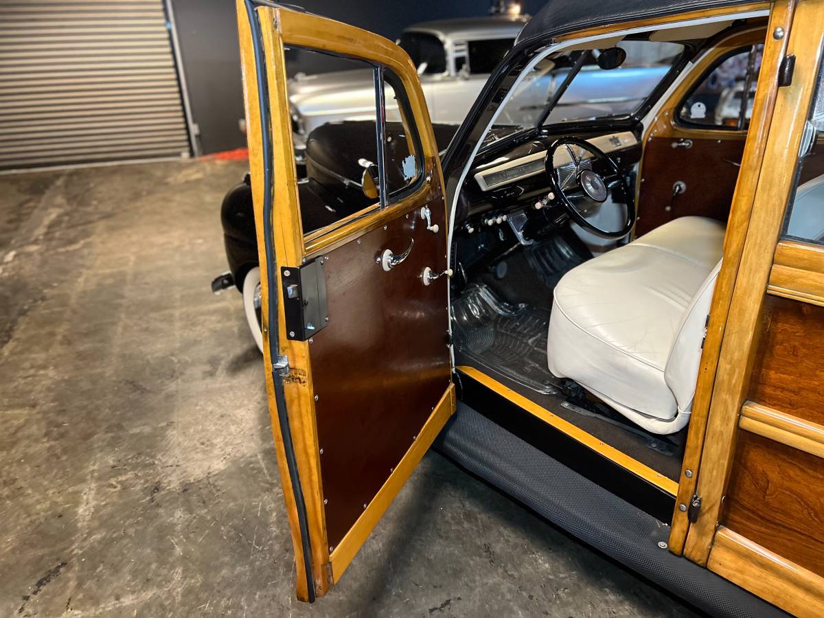 Ford-woody-1941-brown-15