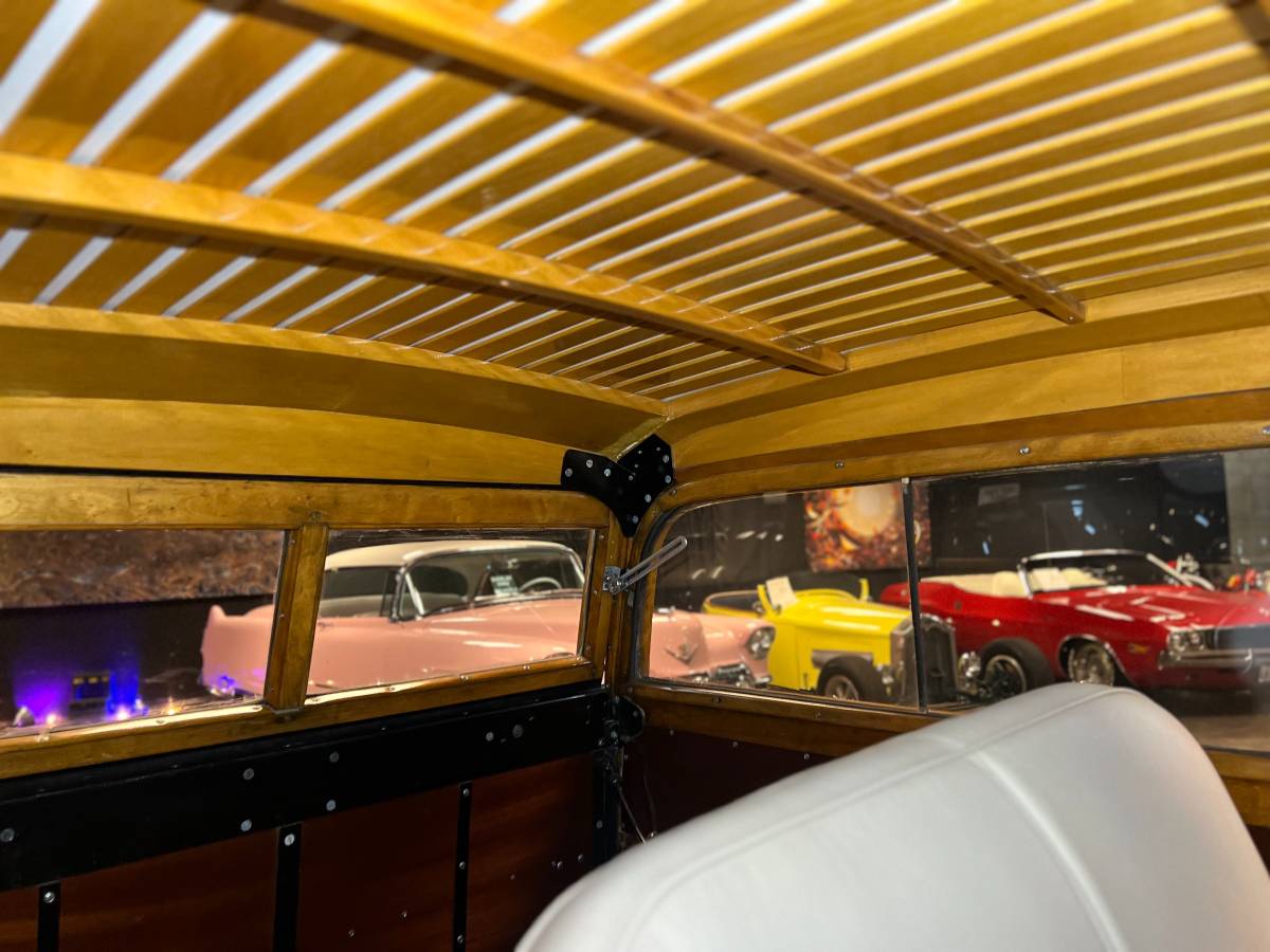 Ford-woody-1941-brown-18