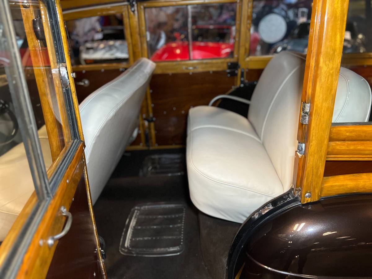 Ford-woody-1941-brown-3