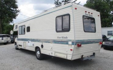 Four-winns-motor-home-1992-white-2