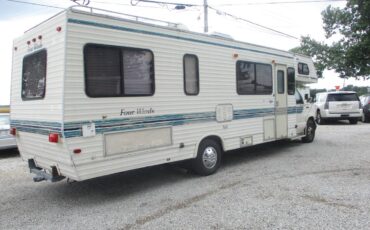 Four-winns-motor-home-1992-white-4