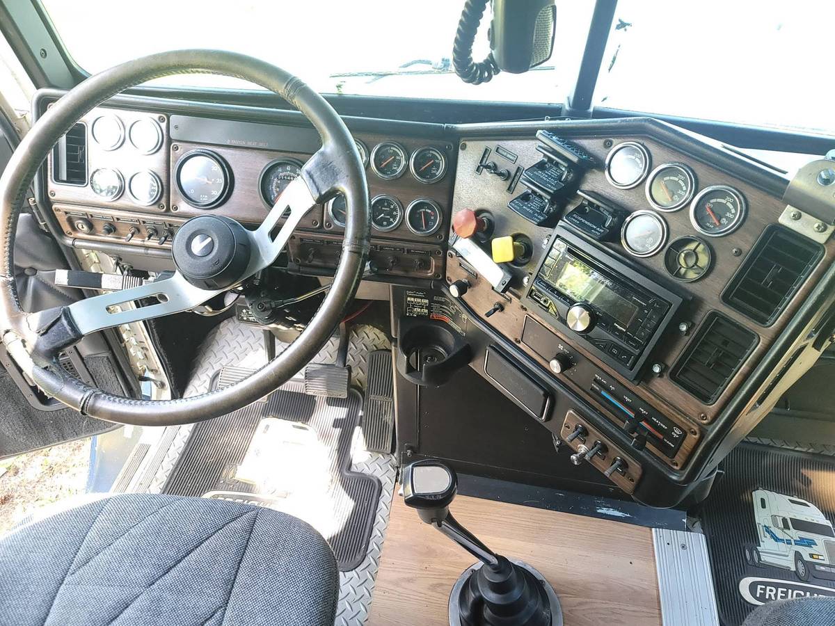 Freightliner-asmbl-fld-diesel-1994-9
