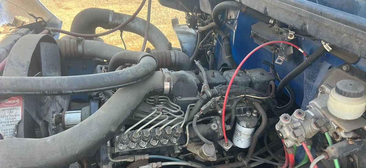 Freightliner-fl-60-commins-turbo-diesel-1993-white-7