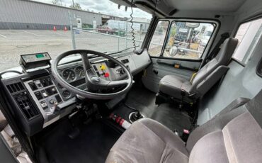 Freightliner-fl70-diesel-1995-white-2