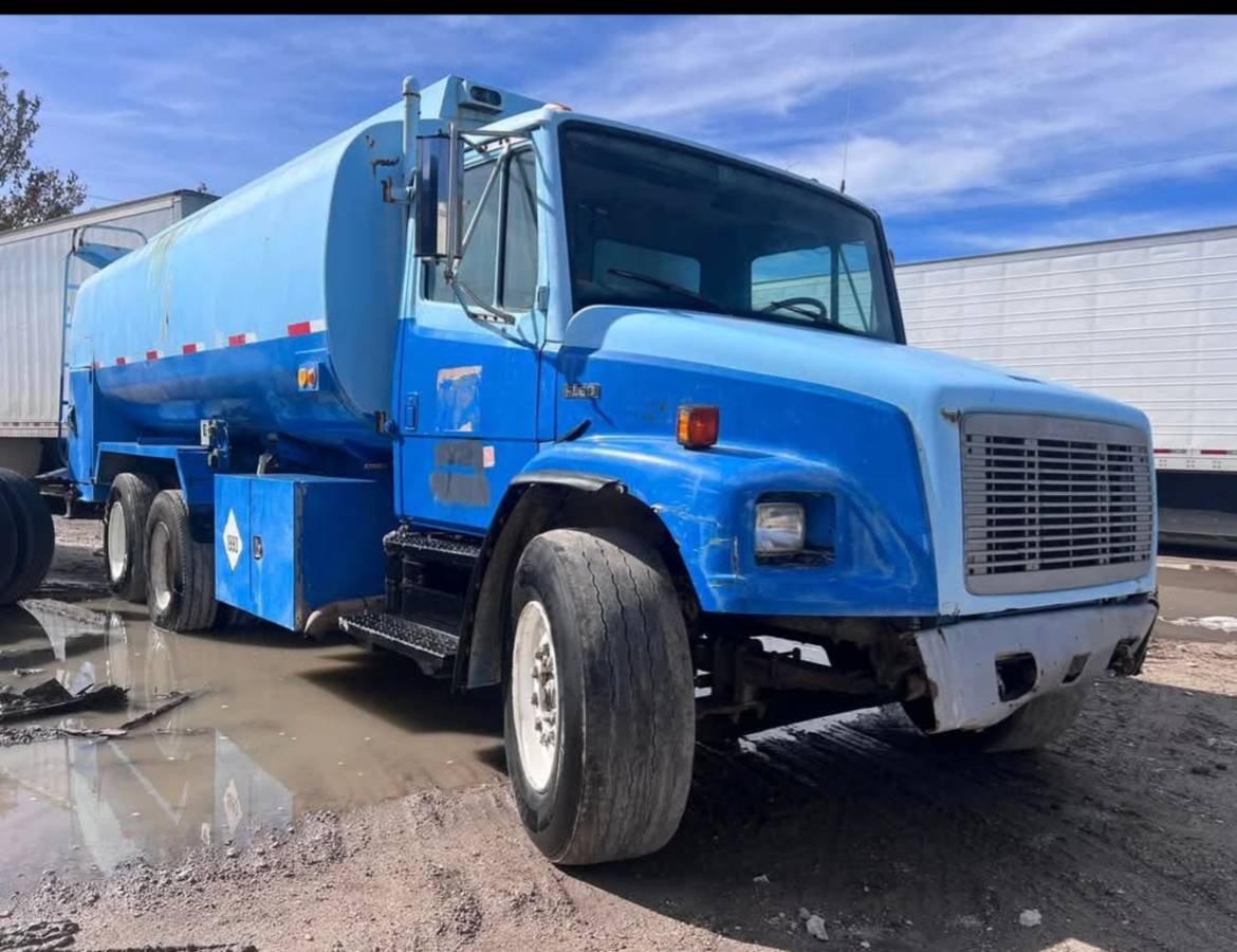 Freightliner-fl80-diesel-1995-blue-1