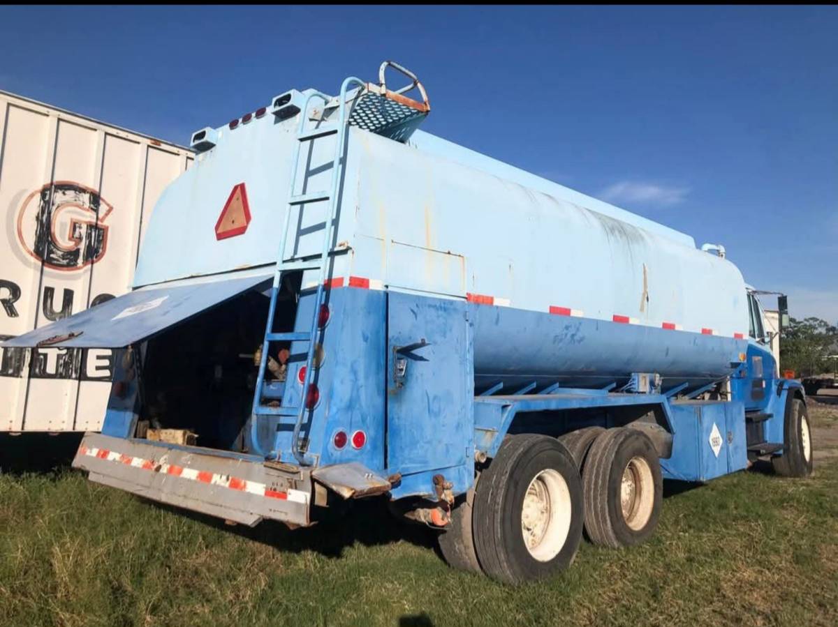 Freightliner-fl80-diesel-1995-blue-2