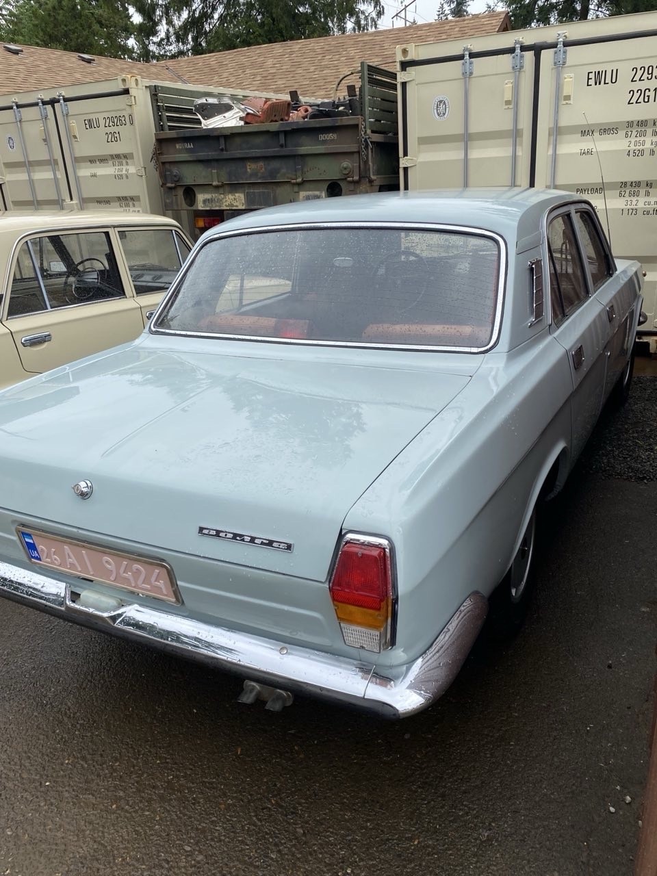 GAZ-24-Volga-1987-1