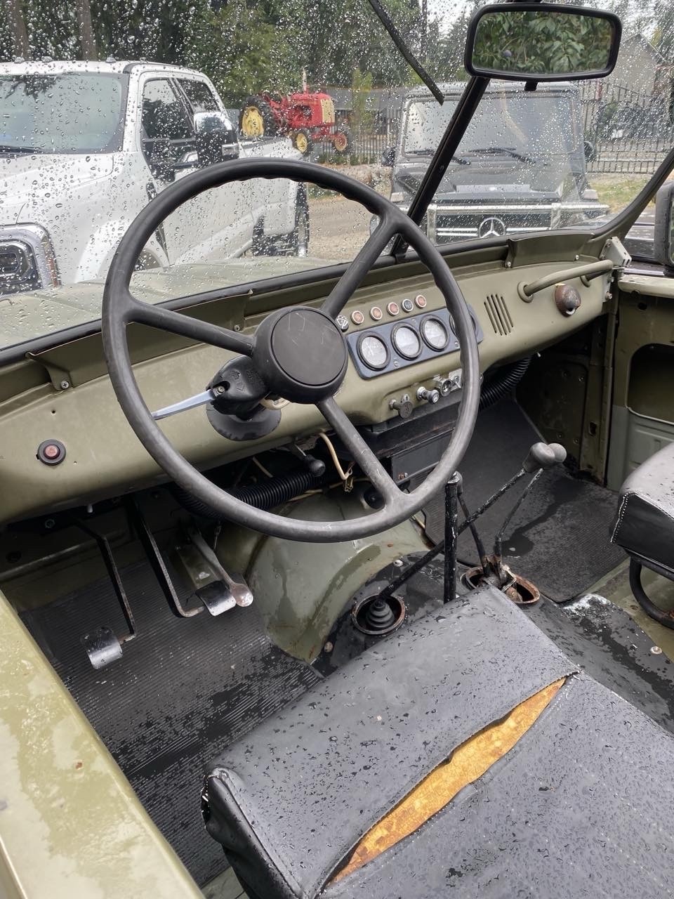 GAZ-24-Volga-1987-23
