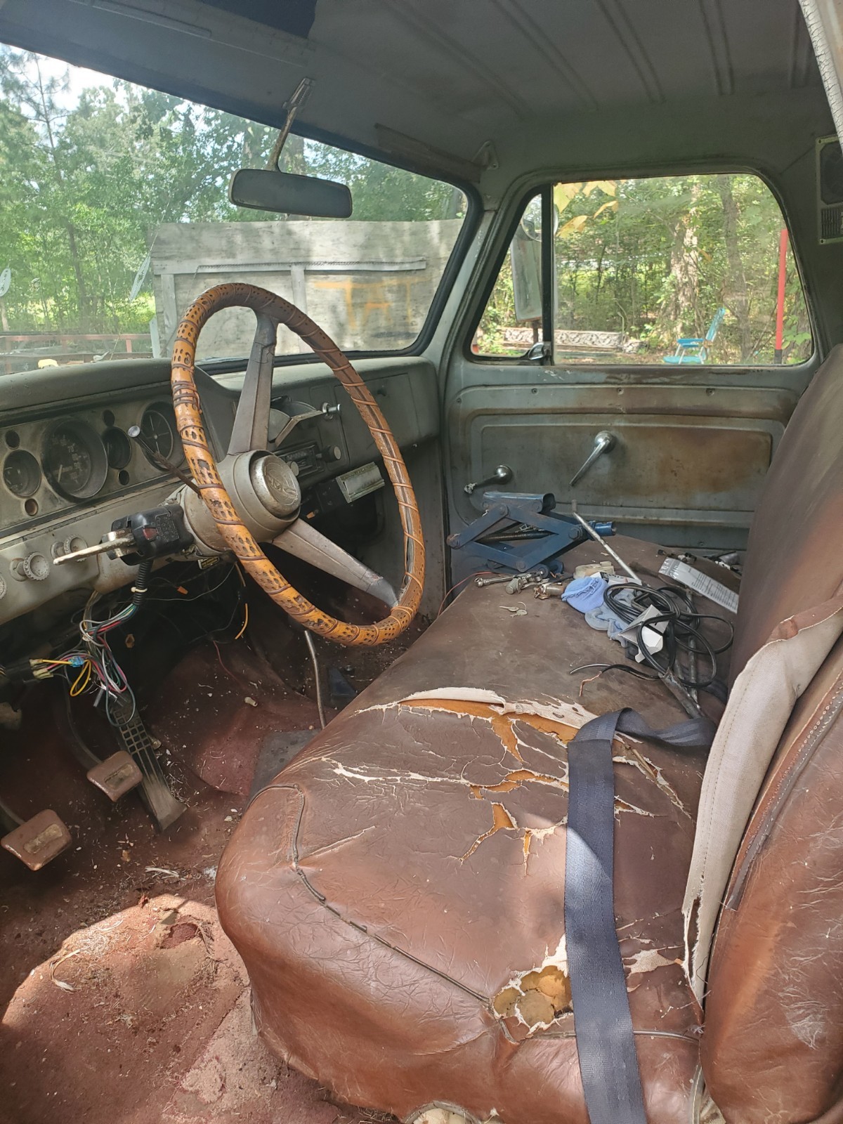GMC-C-10-1965-Standard-Cab-Pickup-8