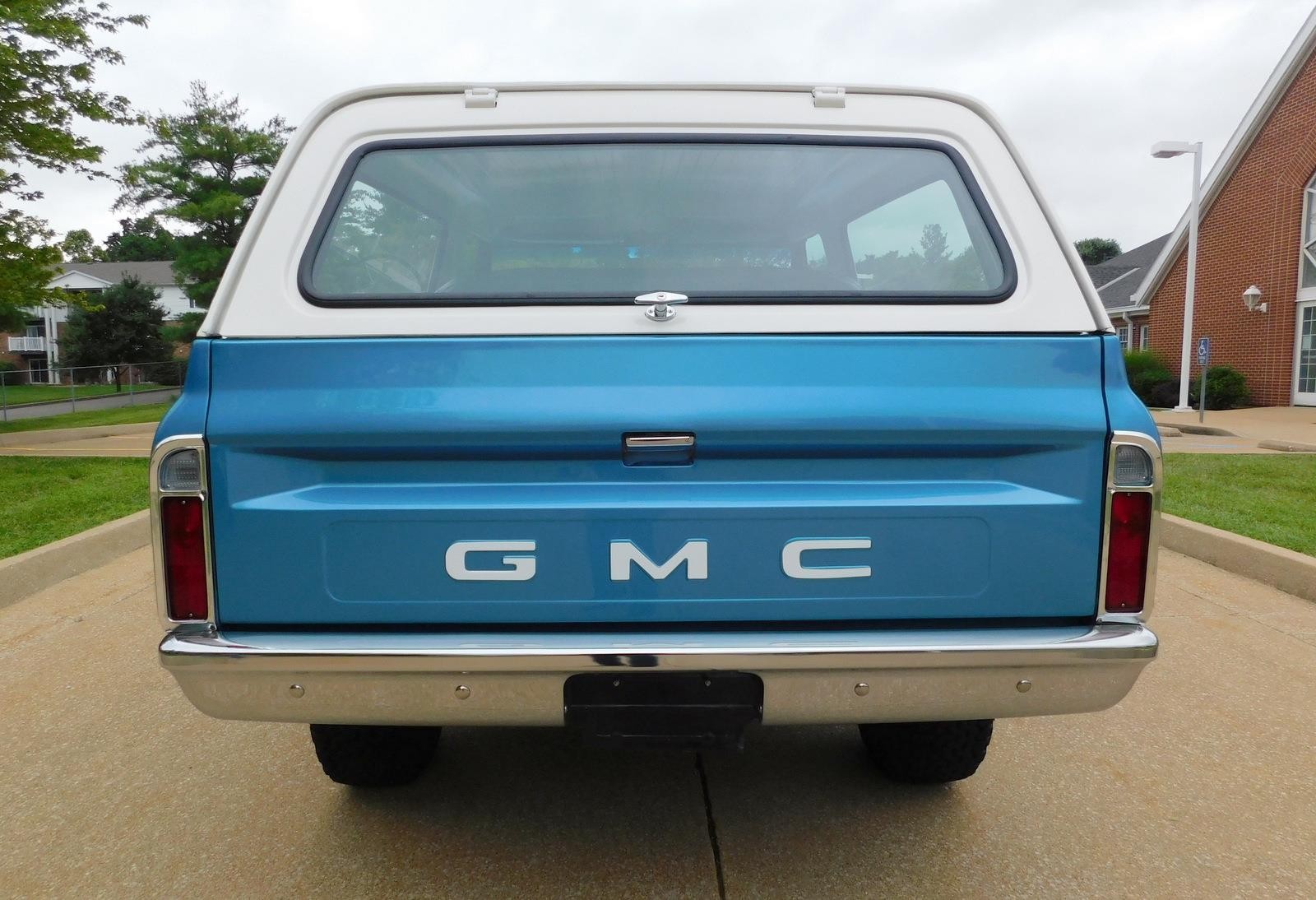 GMC-Jimmy-1970-SUV-24