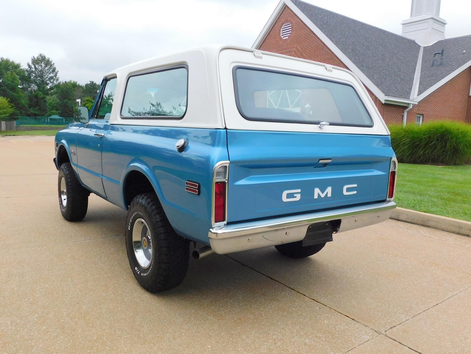 GMC-Jimmy-1970-SUV-26