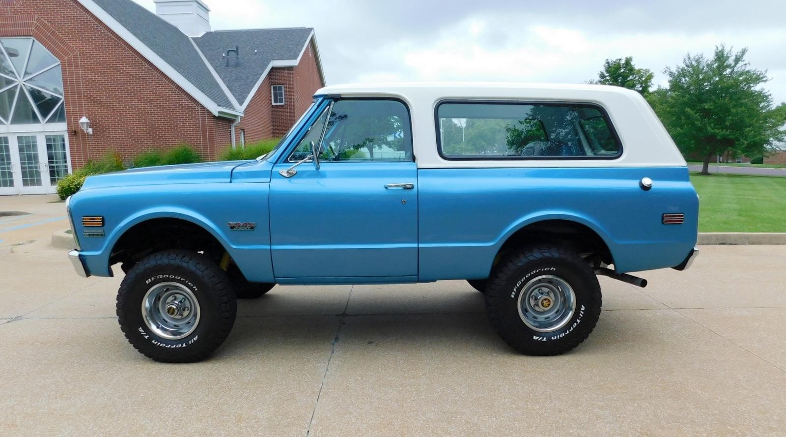 GMC-Jimmy-1970-SUV-28