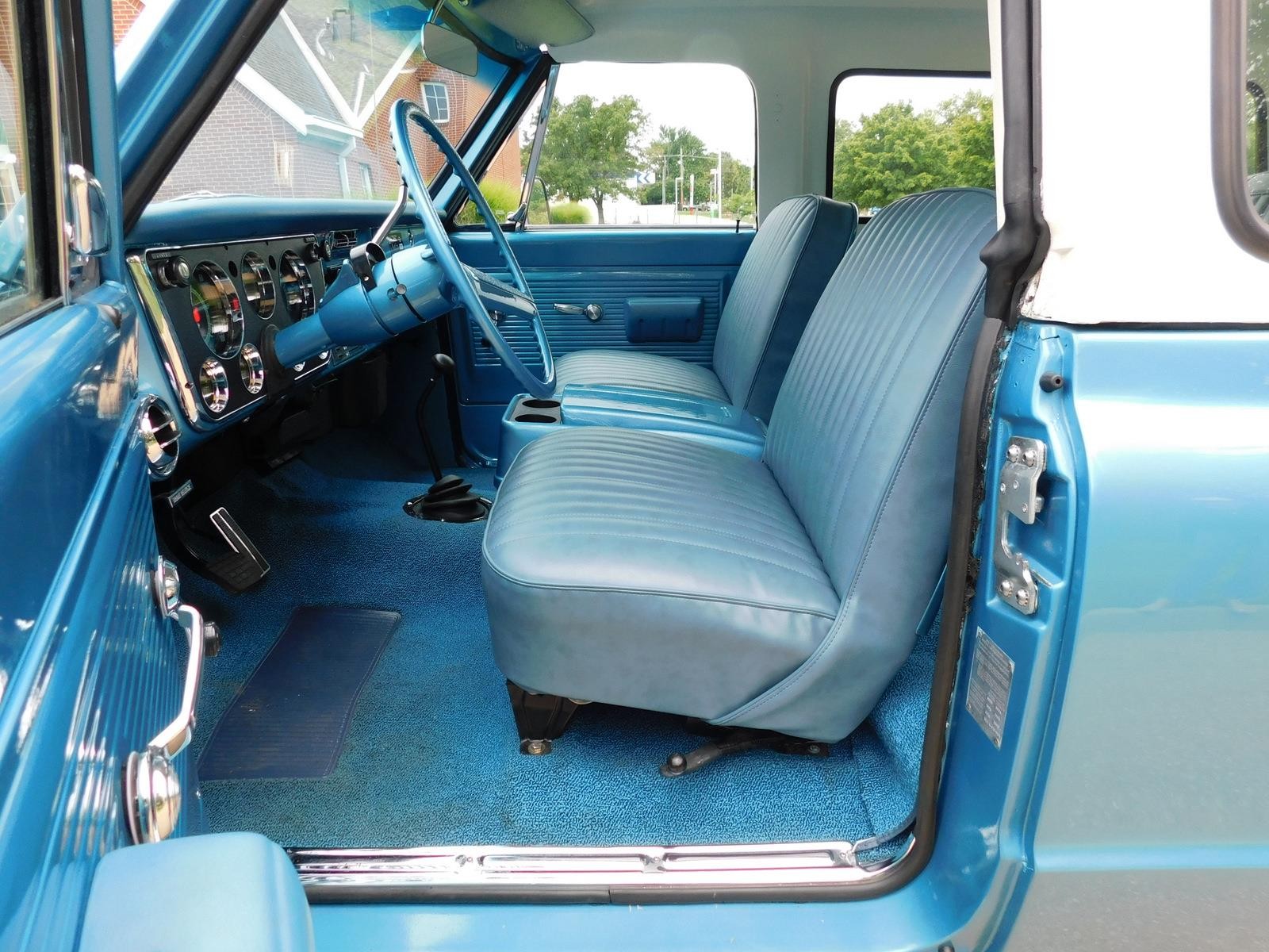 GMC-Jimmy-1970-SUV-32