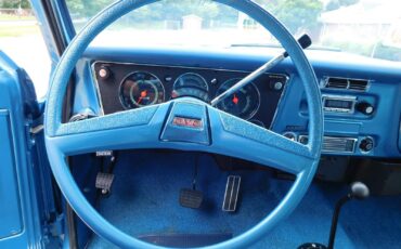 GMC-Jimmy-1970-SUV-35