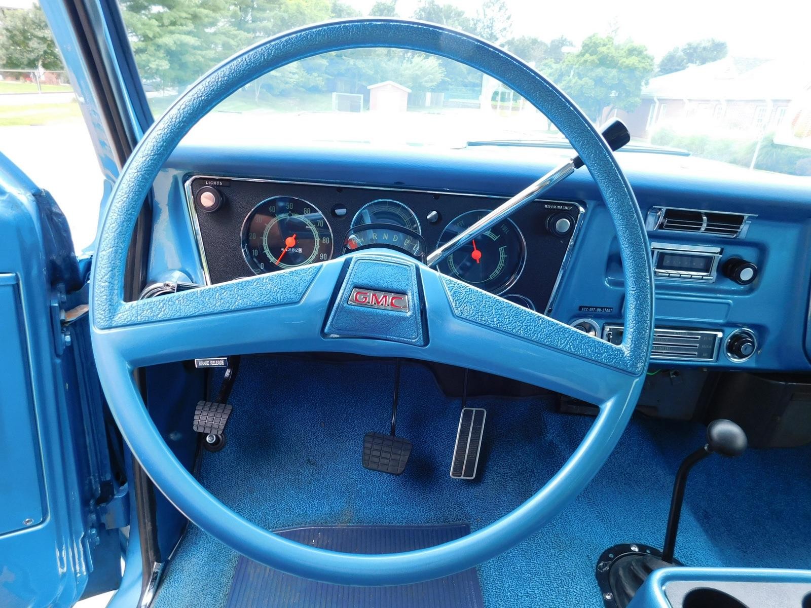 GMC-Jimmy-1970-SUV-35