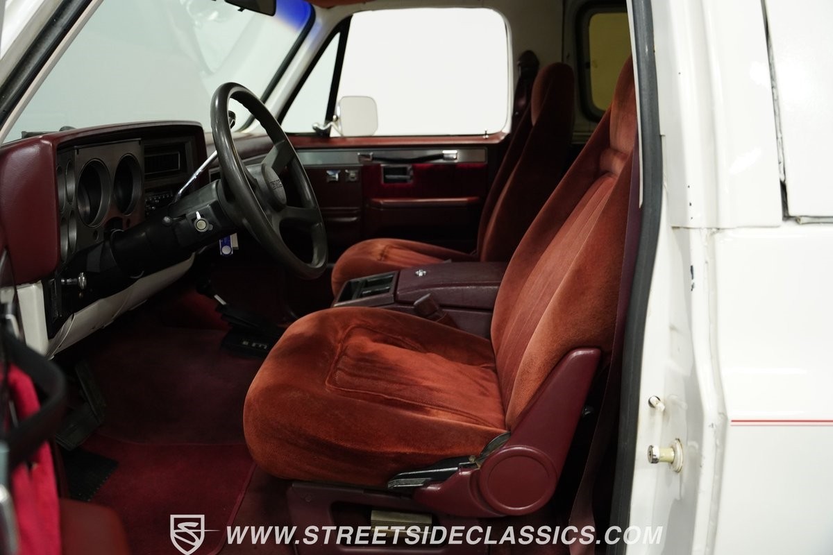 GMC-Jimmy-1986-SUV-37
