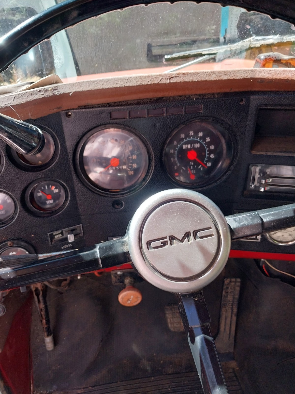 GMC-Pickup-1975-10