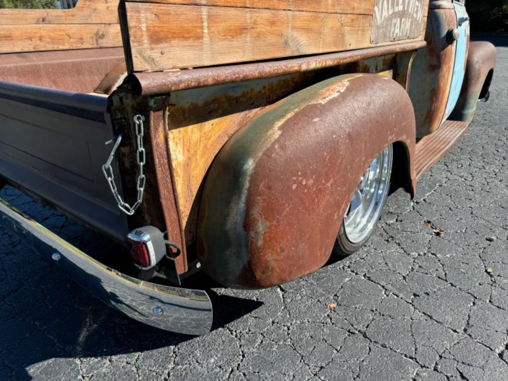 GMC-Pickup-resto-mod-frame-off-build-patina-1950-27