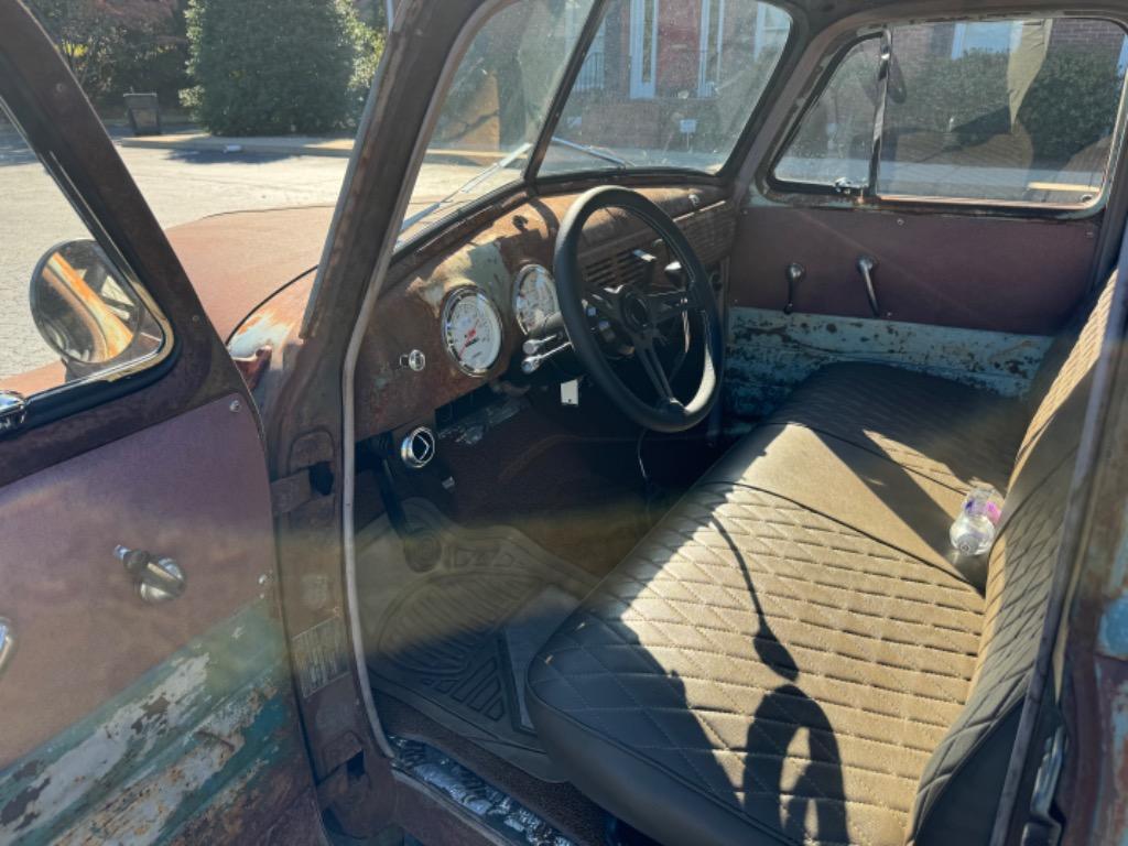 GMC-Pickup-resto-mod-frame-off-build-patina-1950-31