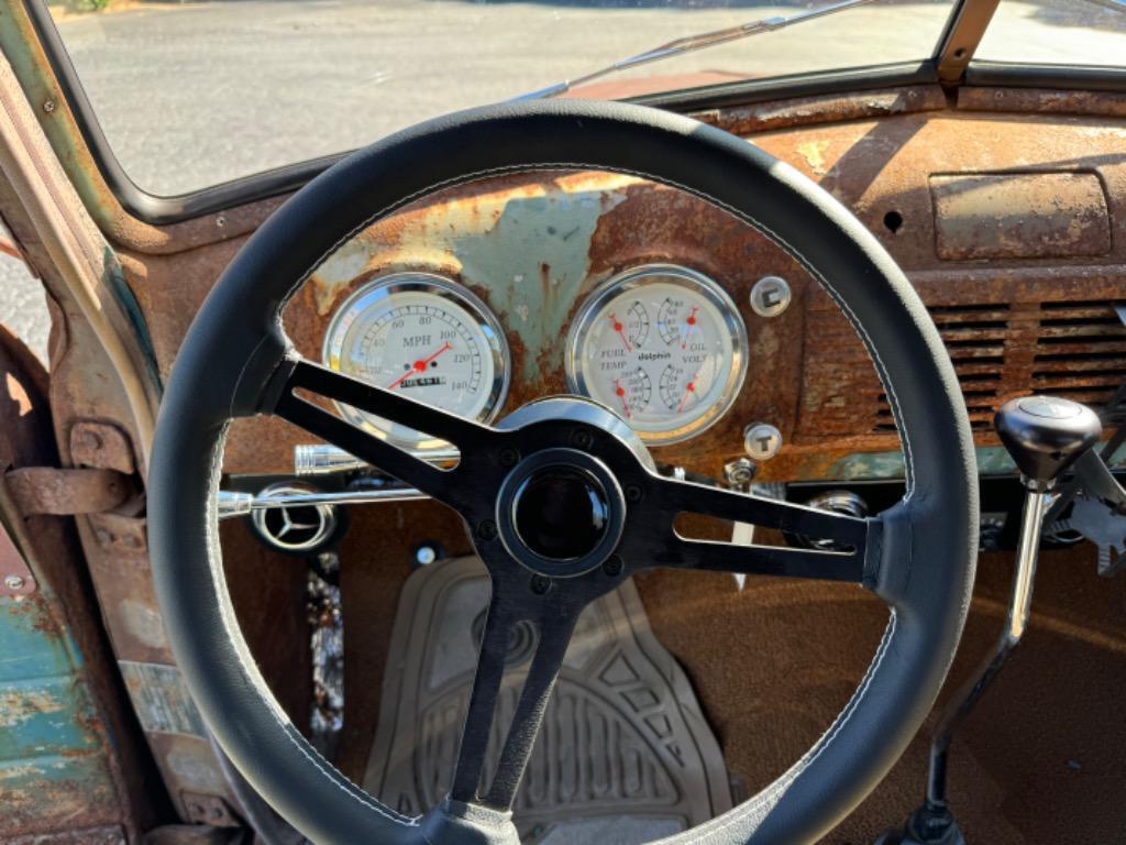 GMC-Pickup-resto-mod-frame-off-build-patina-1950-34