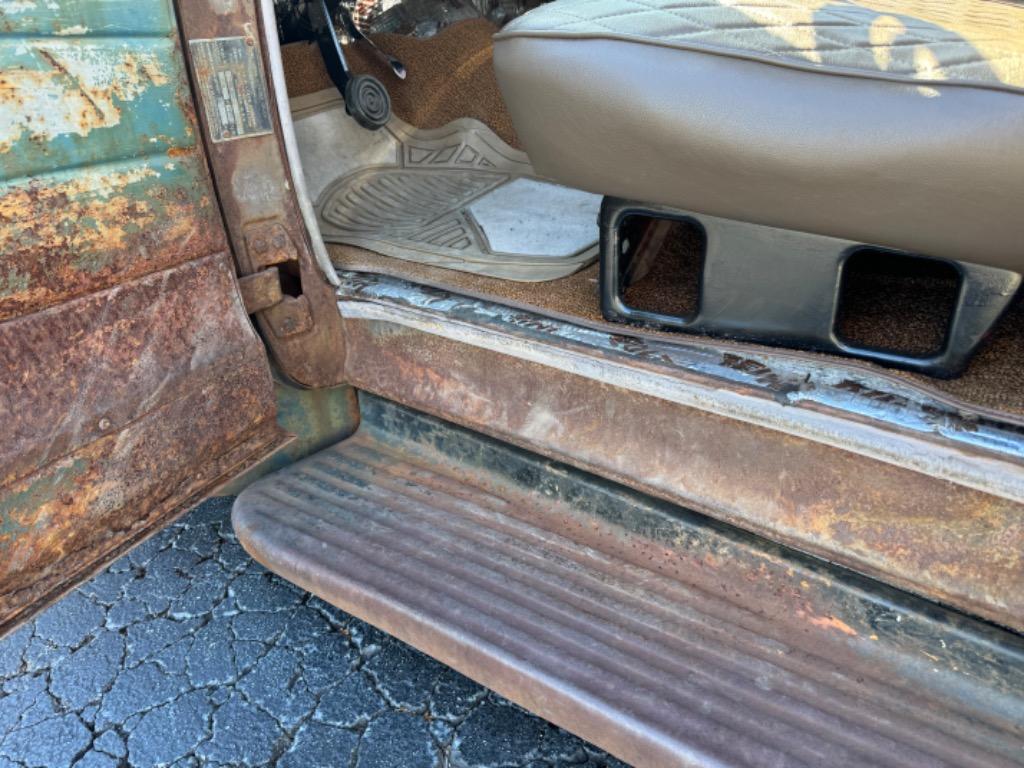 GMC-Pickup-resto-mod-frame-off-build-patina-1950-35