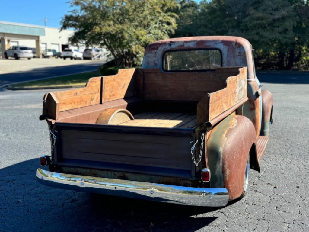 GMC-Pickup-resto-mod-frame-off-build-patina-1950-9
