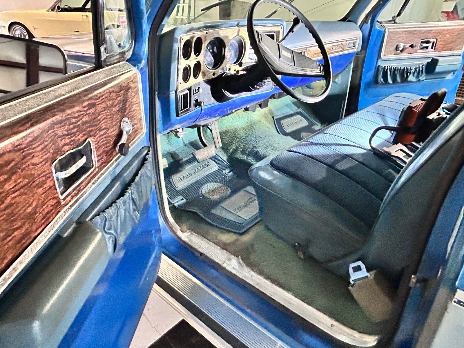 GMC-Sierra-1500-1975-10