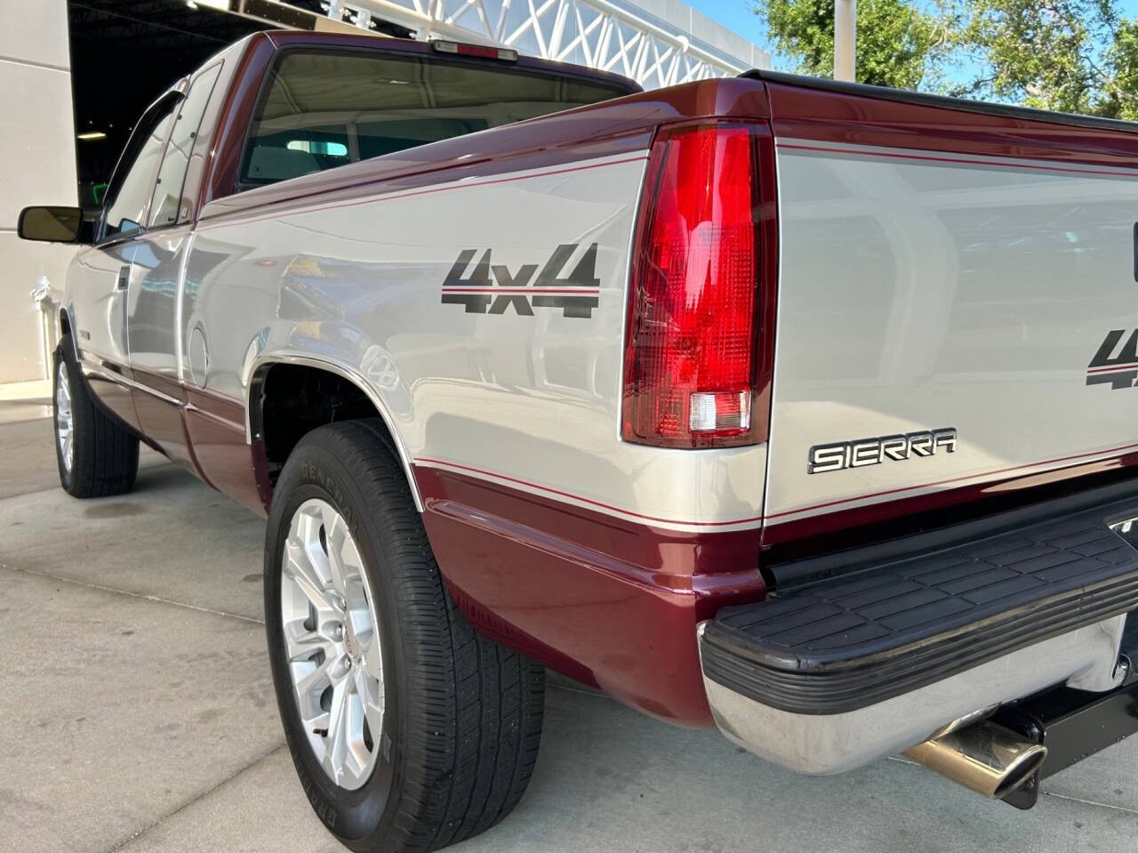 GMC-Sierra-1500-1995-Pickup-Truck-13