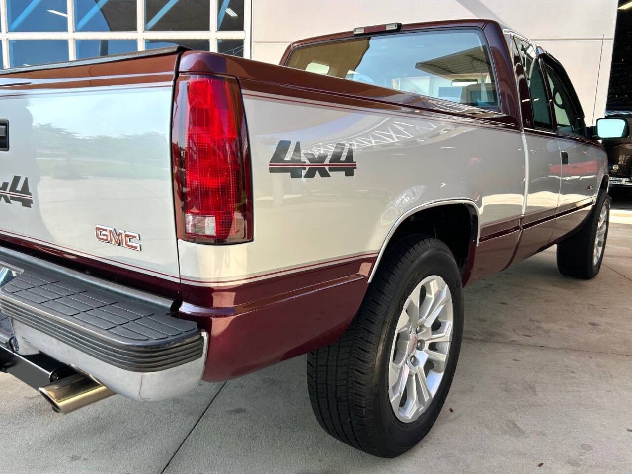 GMC-Sierra-1500-1995-Pickup-Truck-14