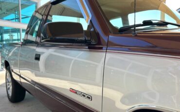 GMC-Sierra-1500-1995-Pickup-Truck-16