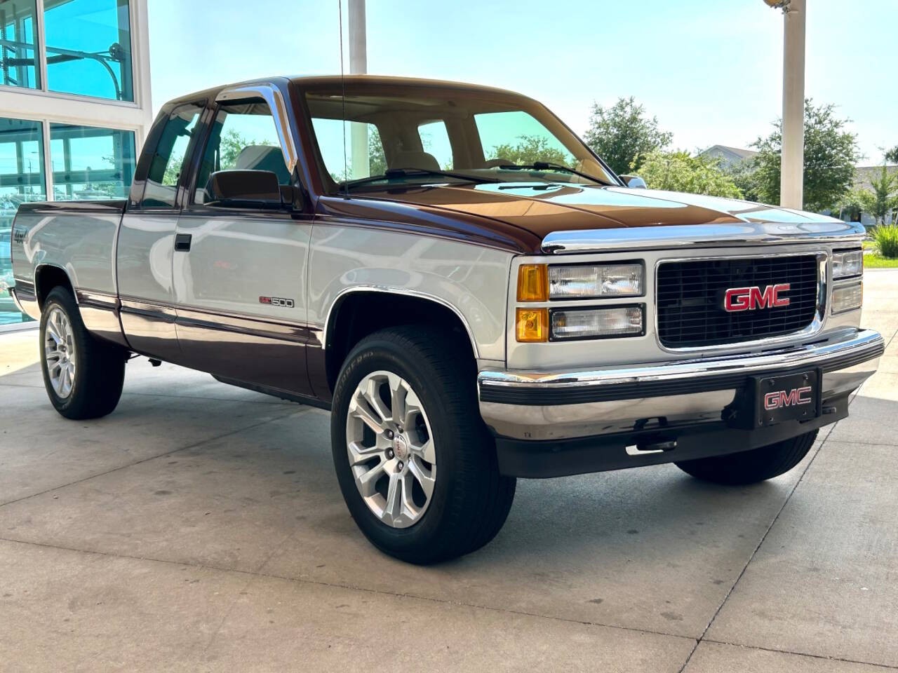 GMC-Sierra-1500-1995-Pickup-Truck-2