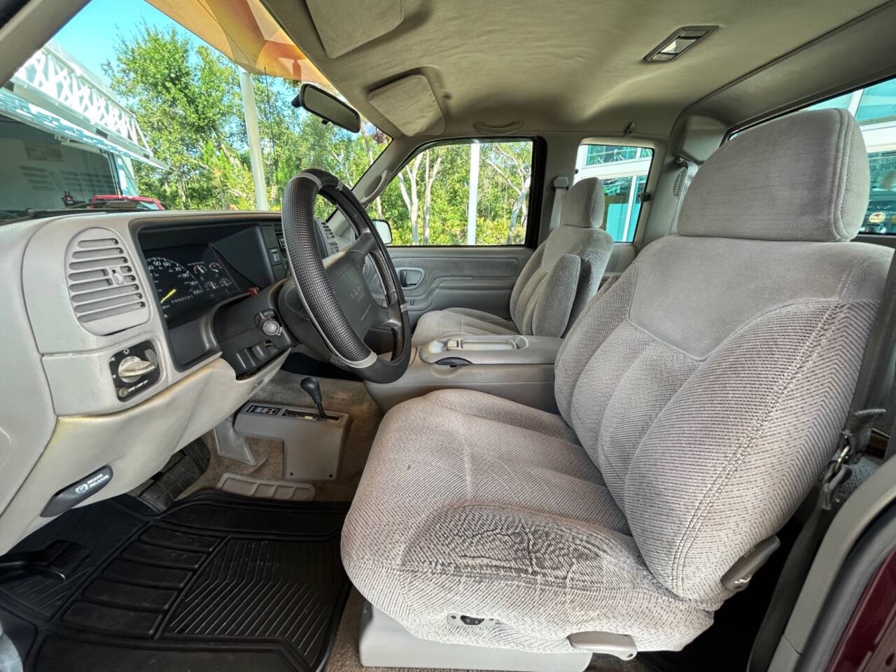 GMC-Sierra-1500-1995-Pickup-Truck-23