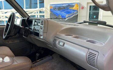 GMC-Sierra-1500-1995-Pickup-Truck-28