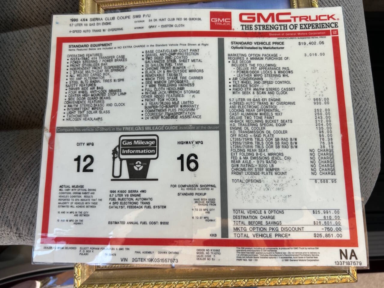 GMC-Sierra-1500-1995-Pickup-Truck-38