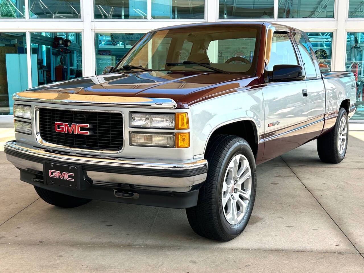 GMC-Sierra-1500-1995-Pickup-Truck