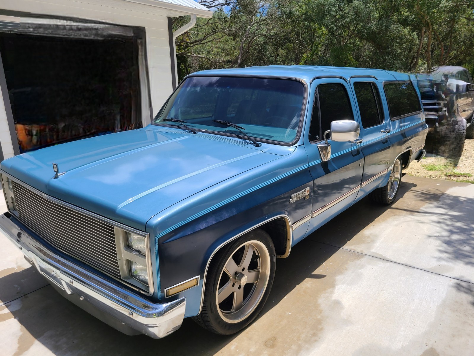 GMC-Suburban-1987-SUV-1