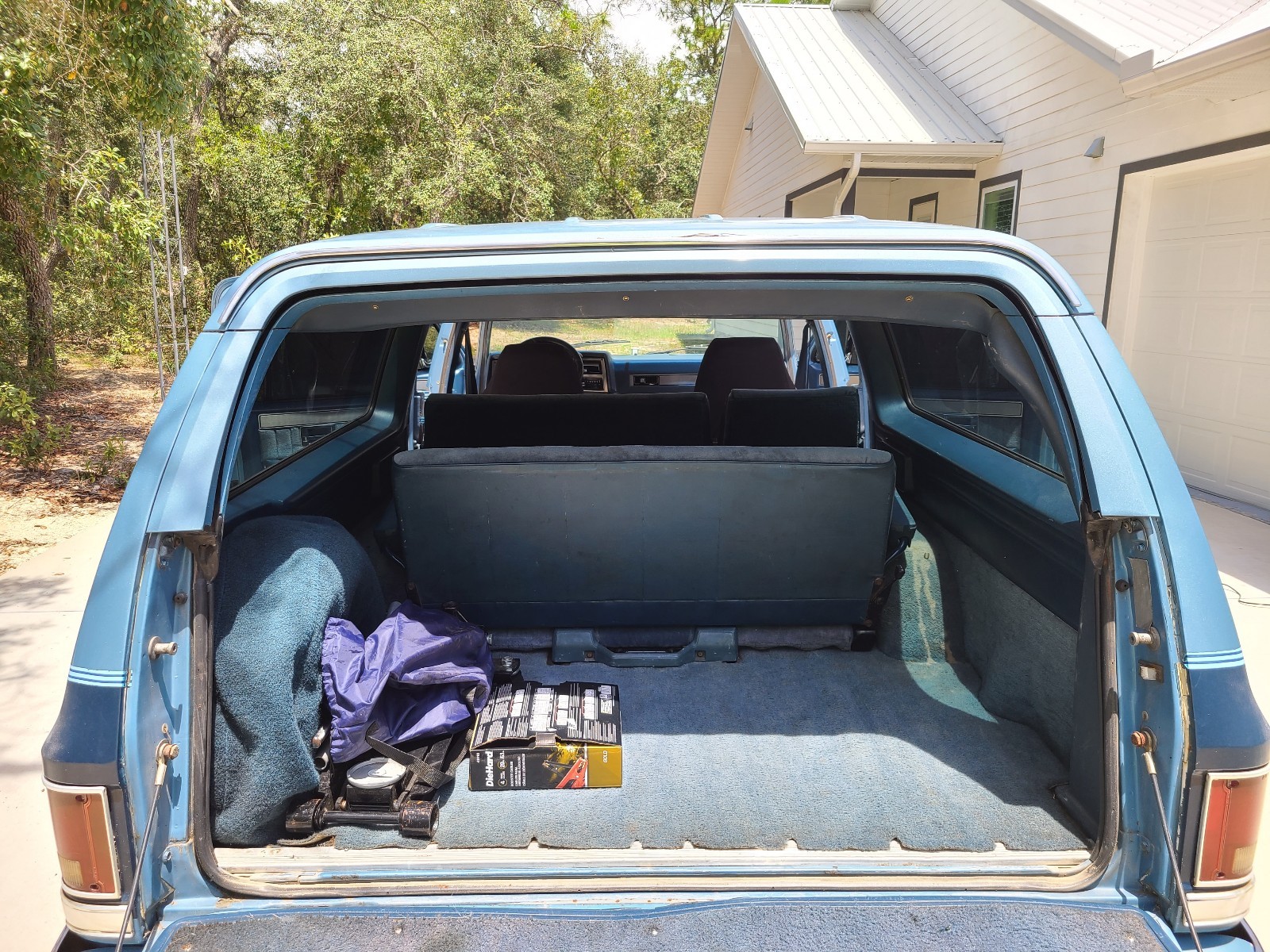 GMC-Suburban-1987-SUV-13
